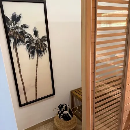 Lägenhet Cozy Haven With Sauna